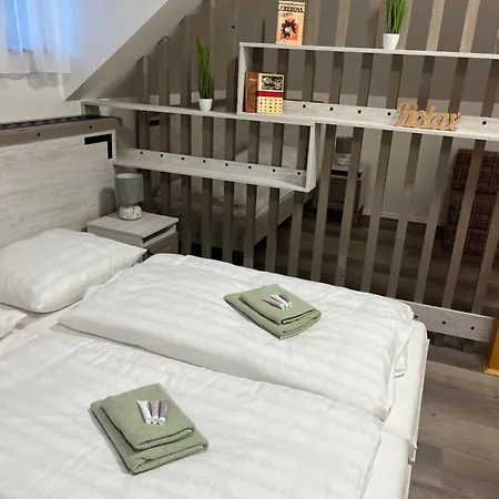 Tri Grose A Restauracia Penzión pre hostí *